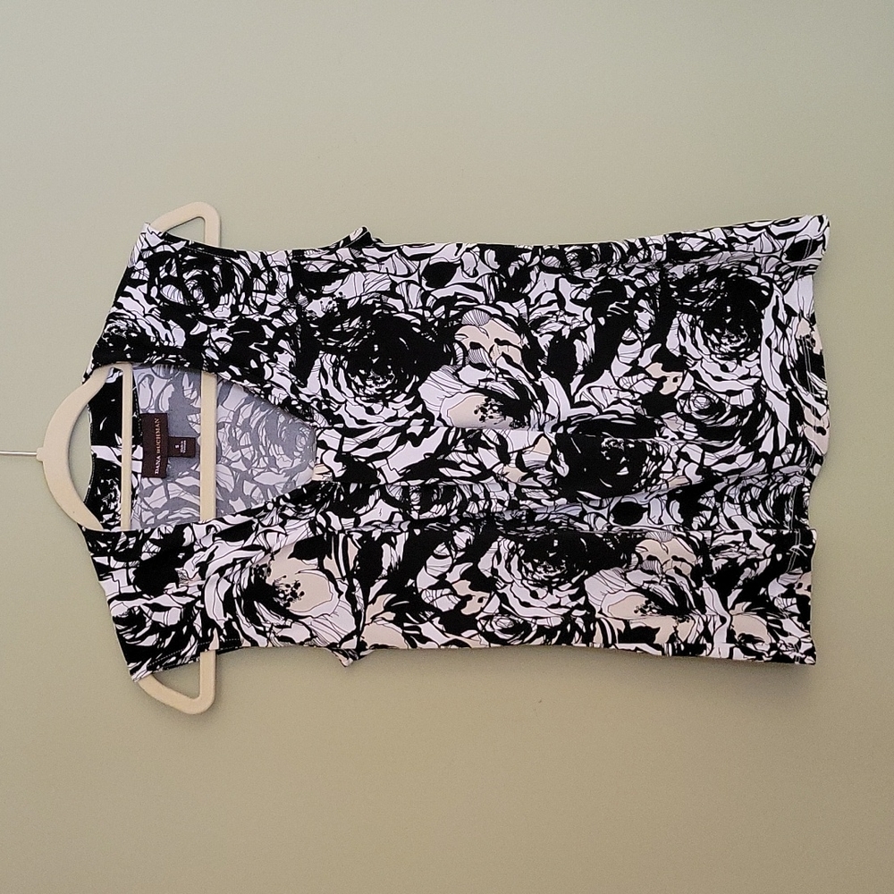 Dana Buckman sleeveless patterened shirt in tan, white, and black